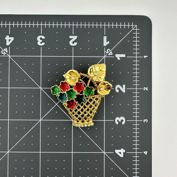 Vintage Gold Tone Enamel Clear Rhinestone Flower Basket Brooch Pin Openwork 1.75 - Picture 10 of 10